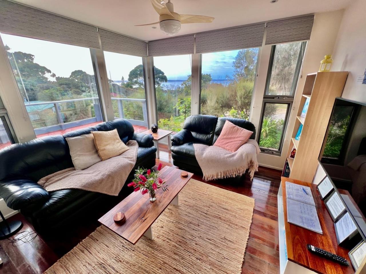 Sunrise On Falie Seaview Eco Accommodation American River Buitenkant foto