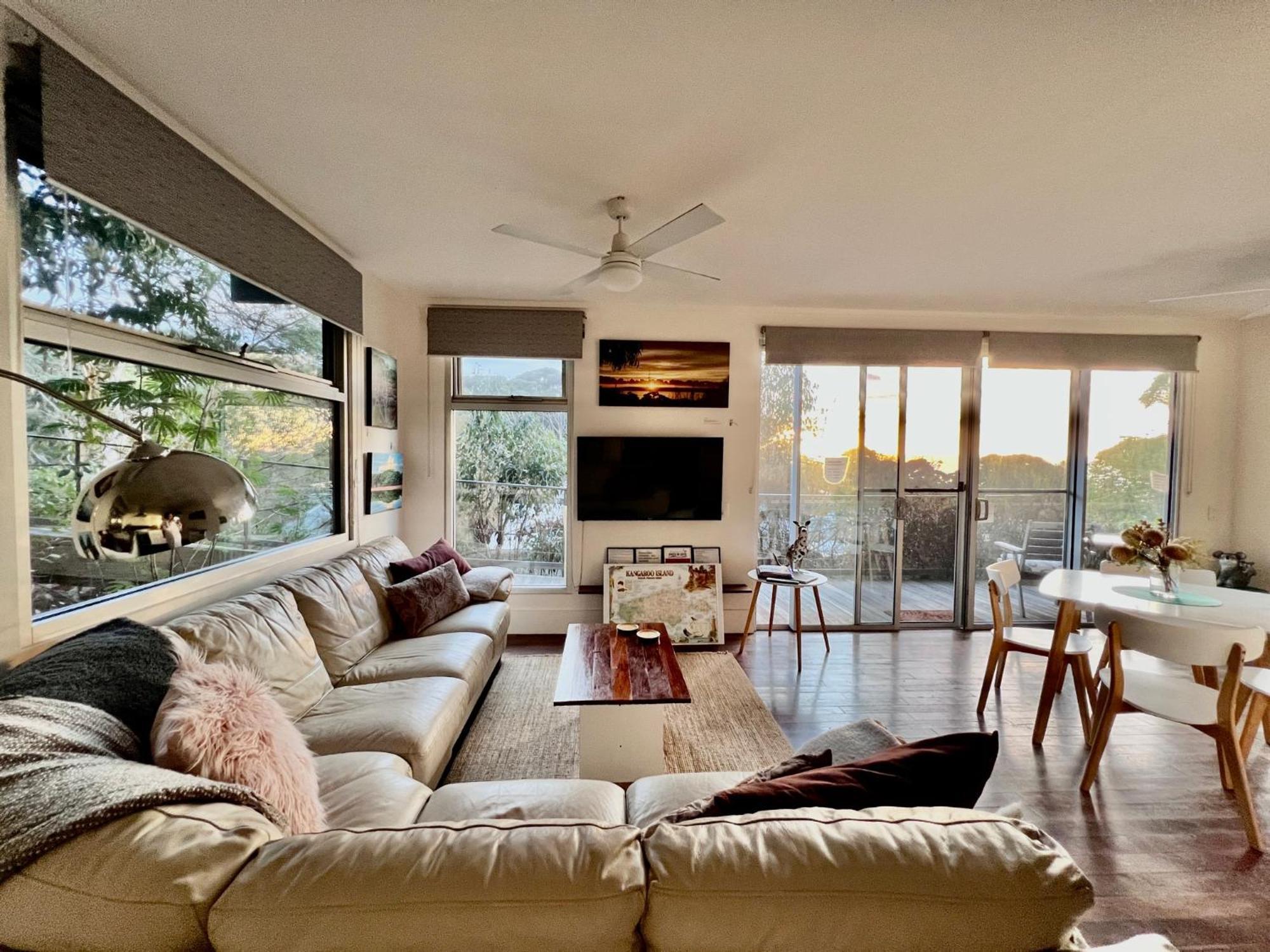 Sunrise On Falie Seaview Eco Accommodation American River Buitenkant foto