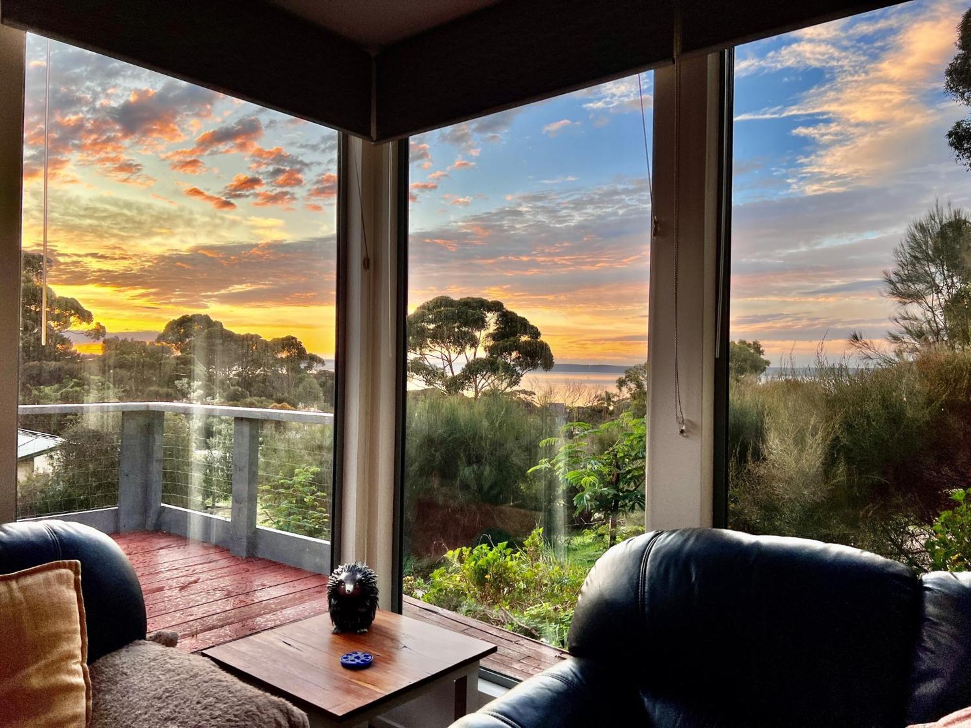 Sunrise On Falie Seaview Eco Accommodation American River Buitenkant foto